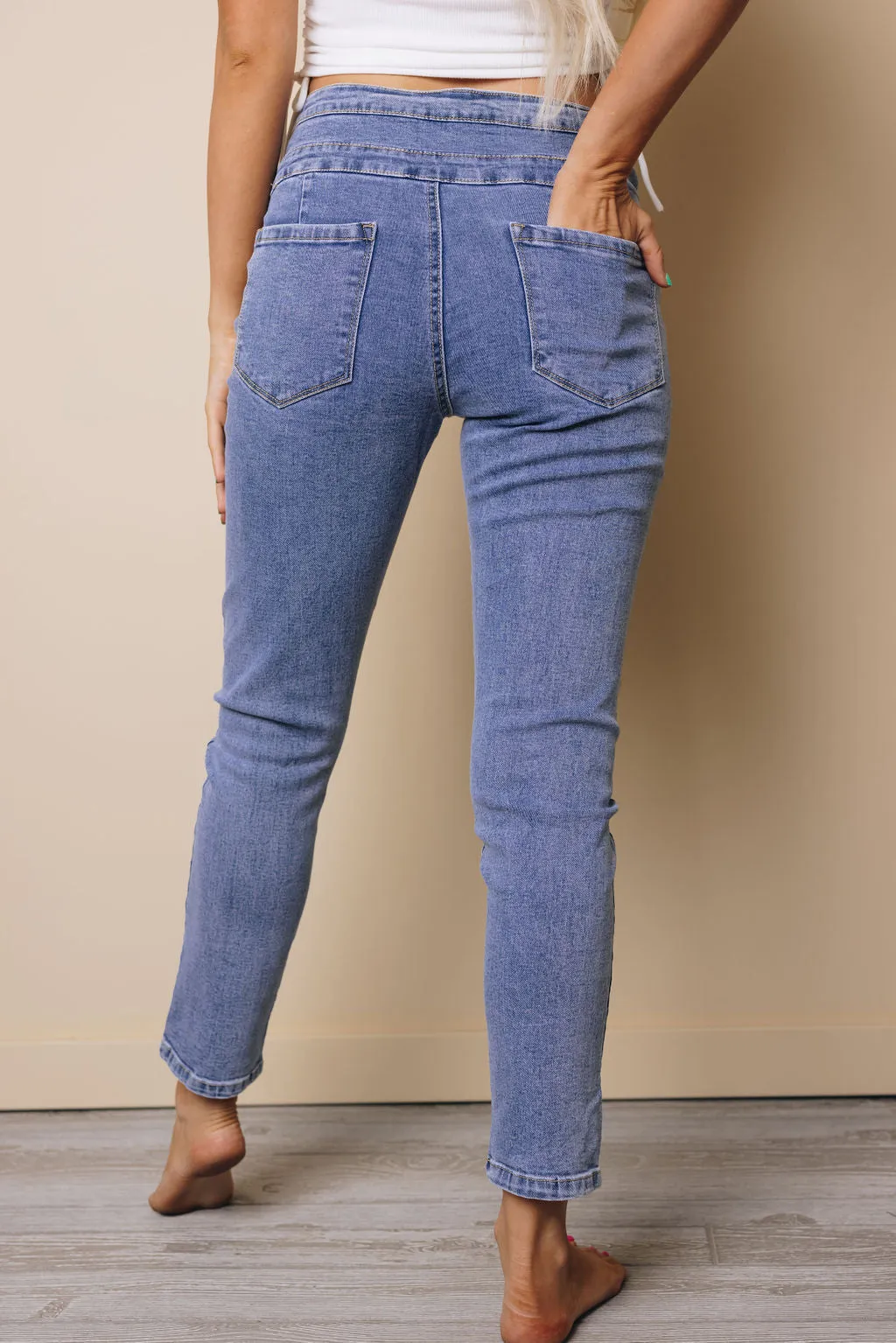 Adena High Waist Buttons Skinny Jeans