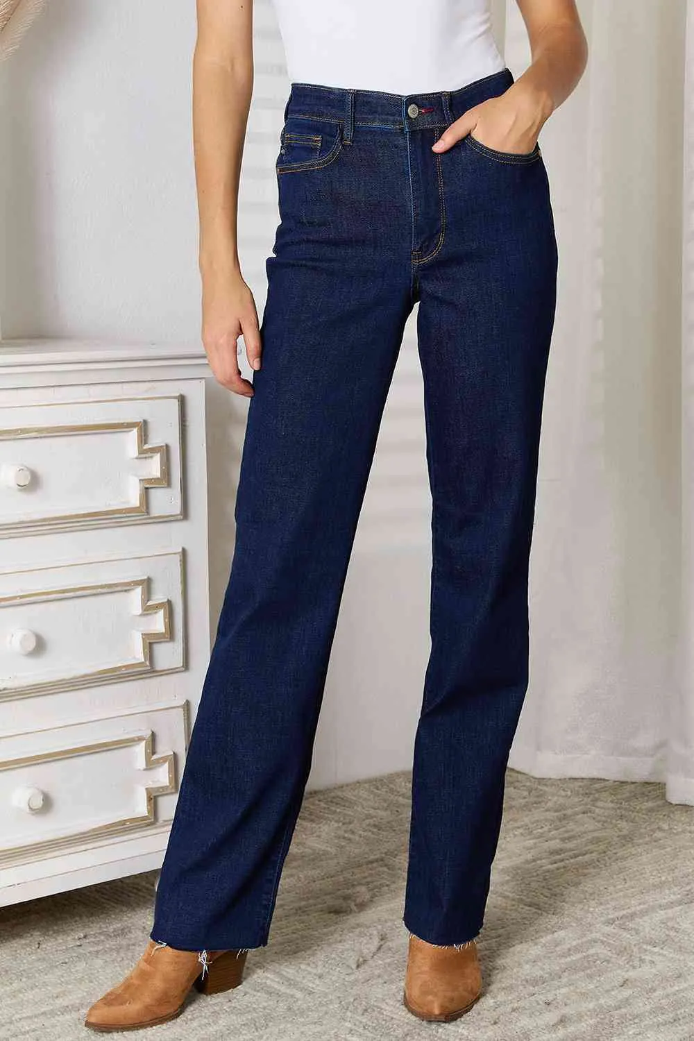 Judy Blue, High Waist Vintage & Back Darts Detail Straight Leg Jeans