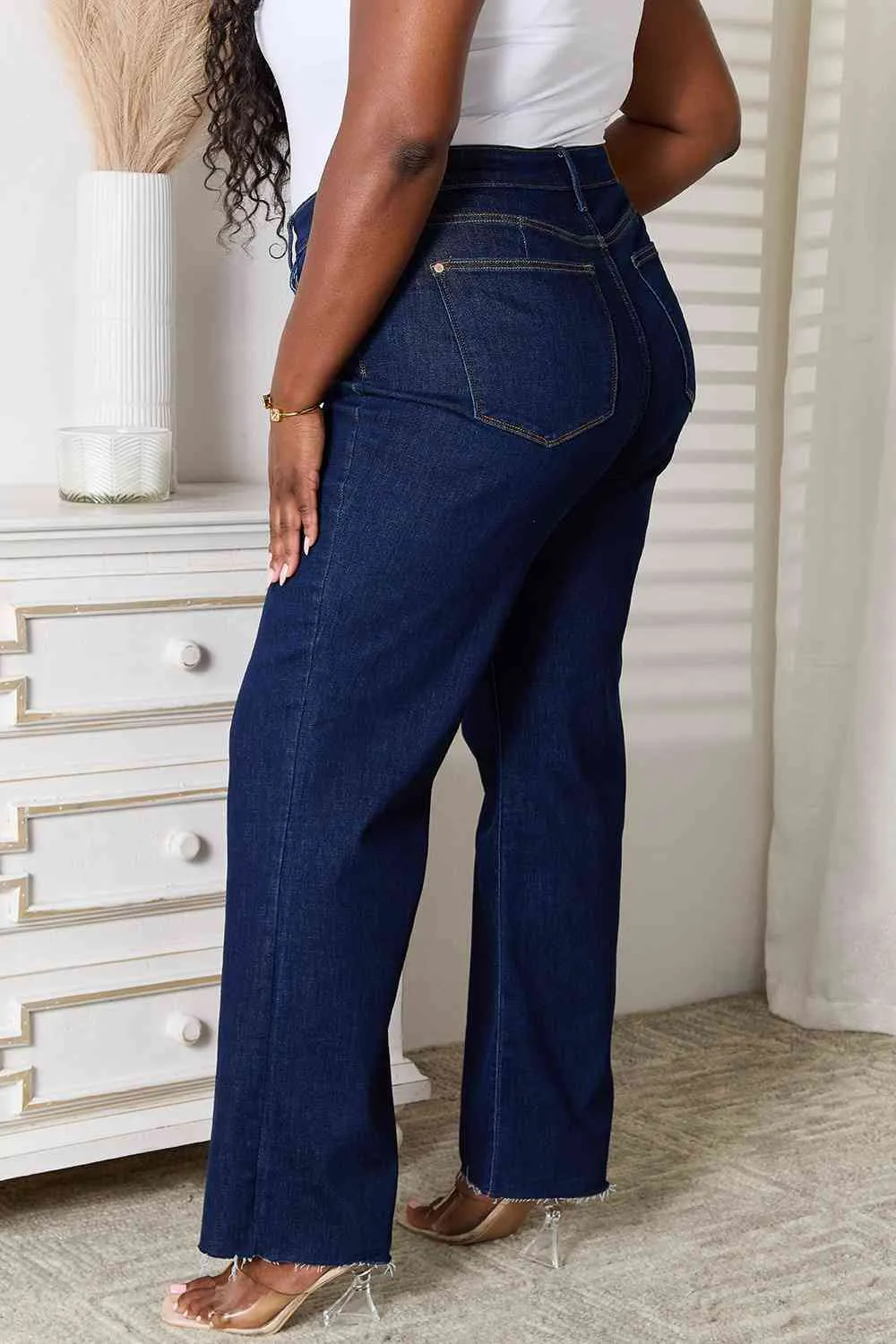 Judy Blue, High Waist Vintage & Back Darts Detail Straight Leg Jeans