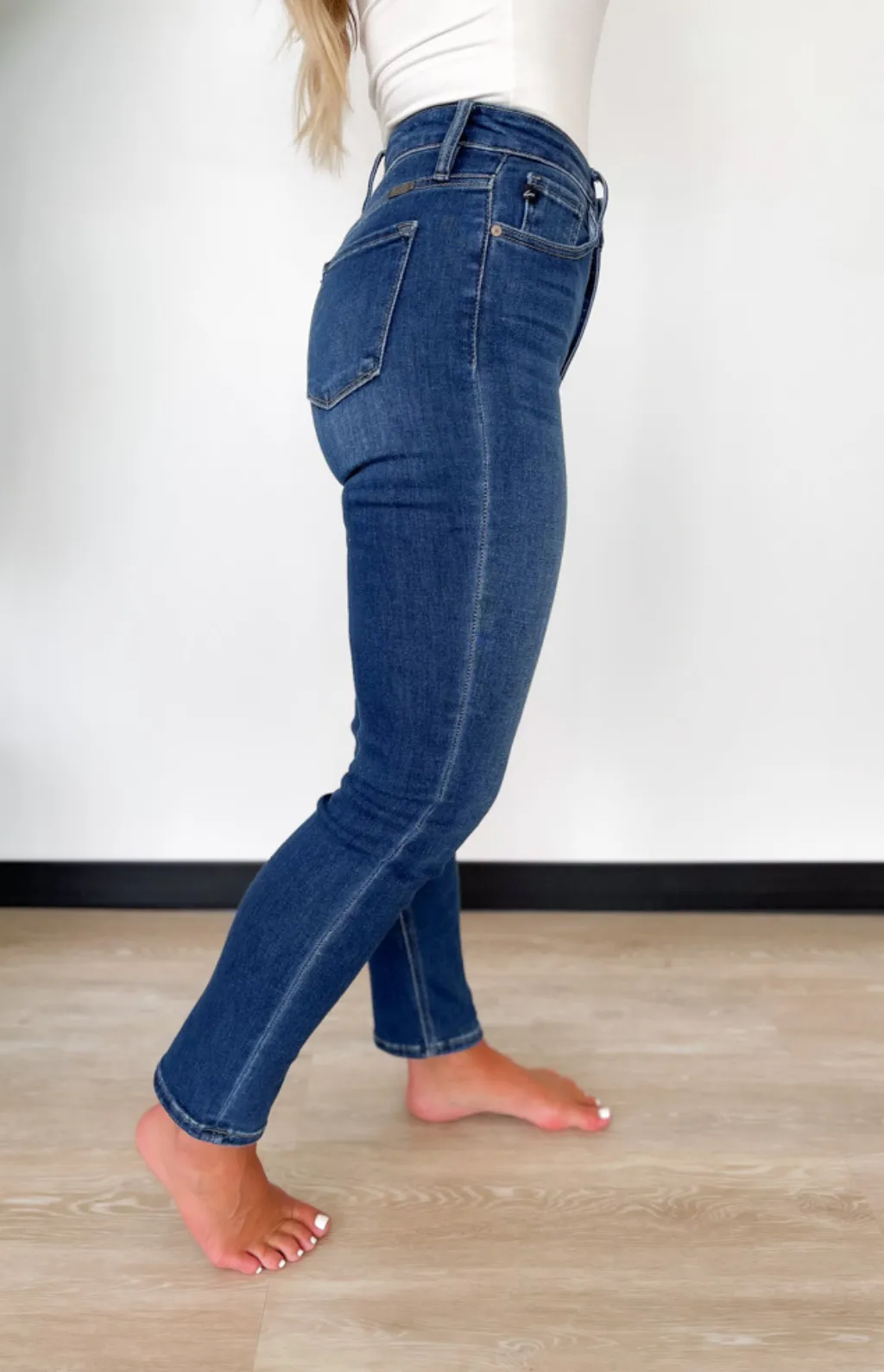 Kira High Rise Slim Straight KanCan Jeans